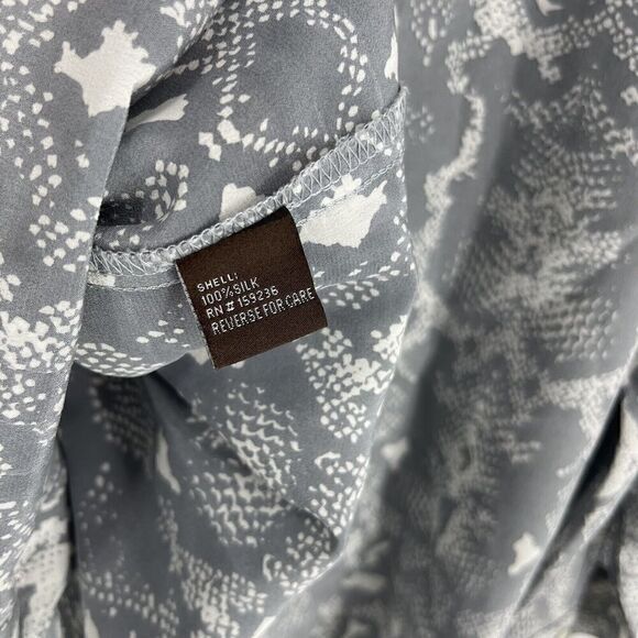 J McLaughlin Top Size Small Womens Gray Snake Print Silk Blouse Shirt Button Up - Picture 6 of 7